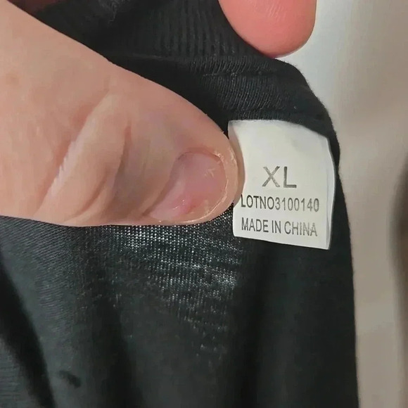 Black DogMom T-Shirt - Picture 5 of 6